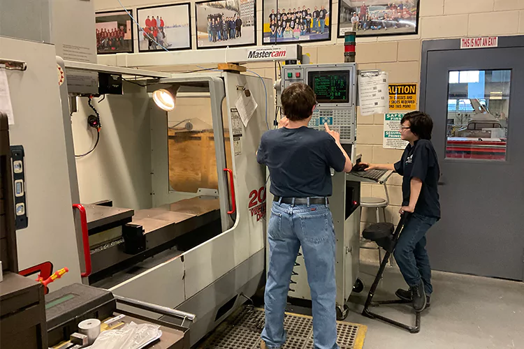 Advanced Manufacturing Curriculum Topic: CNC Machining Center